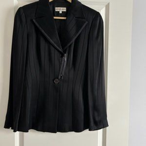 EMPORIO ARMANI WOMEN BLACK STRIPES PATTERN SATIN JACKET IN ZISE 40 (  6 USA)